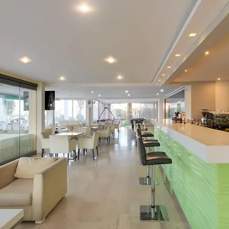 Lomeniz Hotell 3*