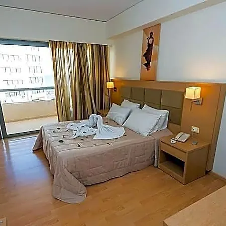 Lomeniz Hotel